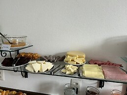 Pousada Sinhá Moça Campos Ltda