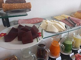 Pousada Sinhá Moça Campos Ltda