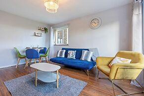 1br-sleeps2-parking-nearcitycentre-jlr-nec