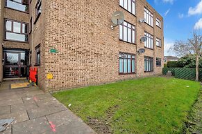 1br-sleeps2-parking-nearcitycentre-jlr-nec