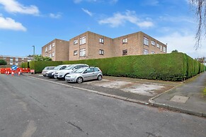 1br-sleeps2-parking-nearcitycentre-jlr-nec