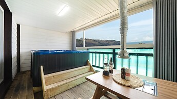 Ganghwa Nakjogaboineun spa Pension