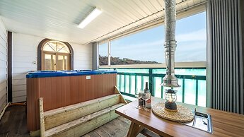 Ganghwa Nakjogaboineun spa Pension