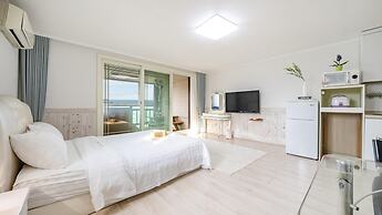 Ganghwa Nakjogaboineun spa Pension