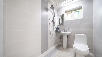 Ganghwa Nakjogaboineun spa Pension