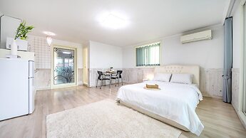 Ganghwa Nakjogaboineun spa Pension