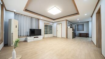 Ganghwa Nakjogaboineun spa Pension