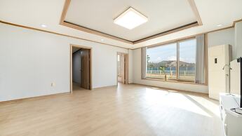 Ganghwa Nakjogaboineun spa Pension