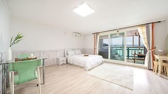 Ganghwa Nakjogaboineun spa Pension