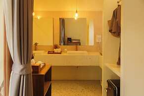 Mamori House at Koh Larn