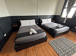 Howzit Hostels Hawaii