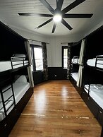 Howzit Hostels Hawaii