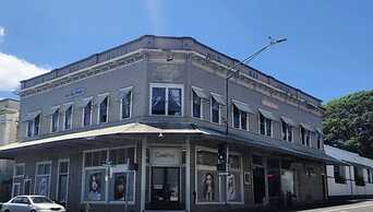 Howzit Hostels Hawaii