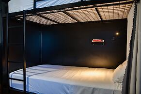 Howzit Hostels Hawaii