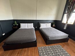 Howzit Hostels Hawaii