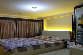 OYO 93734 The Metro Suites Apartment By Retro Rent