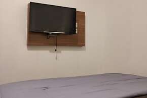 OYO 93734 The Metro Suites Apartment By Retro Rent