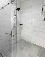 George Residence Parkview