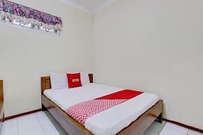OYO 93736 Homestay Joglo Dephis Syariah