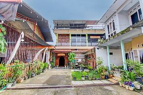 OYO 93736 Homestay Joglo Dephis Syariah