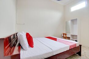 OYO 93736 Homestay Joglo Dephis Syariah