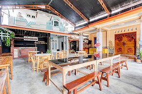 OYO 93736 Homestay Joglo Dephis Syariah