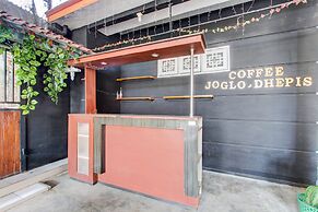 OYO 93736 Homestay Joglo Dephis Syariah