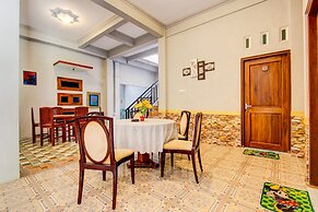 OYO 93736 Homestay Joglo Dephis Syariah