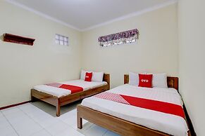 OYO 93736 Homestay Joglo Dephis Syariah