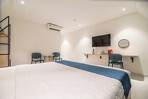 BIN BIN HOTEL 11- NEAR ISLAND DIAMOND