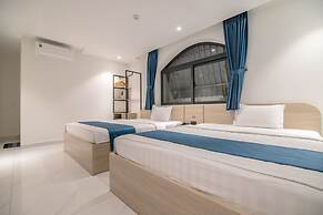 BIN BIN HOTEL 11- NEAR ISLAND DIAMOND