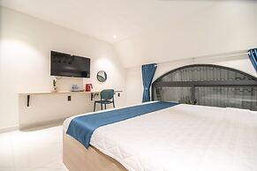 BIN BIN HOTEL 11- NEAR ISLAND DIAMOND