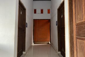 OYO 93735 Pondok Zamzam Near Taman Arung Palakka, Bone