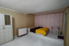 SPOT ON 93739 Insanta Hotel Near Masjid Baitul Aman