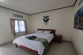 SPOT ON 93739 Insanta Hotel Near Masjid Baitul Aman