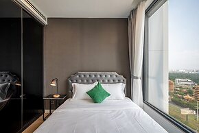 Lumiere Riverside Luxury Apartment