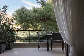 Vouliagmeni Stylish Apartment