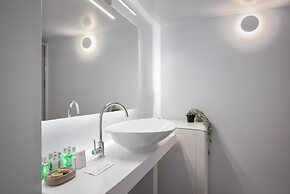 Vouliagmeni Stylish Apartment