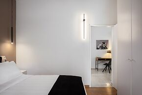 Vouliagmeni Stylish Apartment