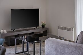 Vouliagmeni Stylish Apartment