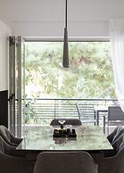 Vouliagmeni Stylish Apartment