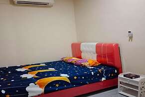 OYO 93741 Ayna Kost Syariah