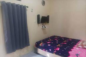 OYO 93741 Ayna Kost Syariah