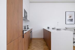 Słowackiego Elegant Apartment by Renters