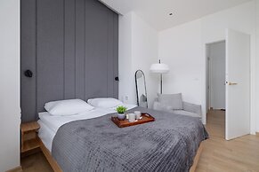 Słowackiego Elegant Apartment by Renters