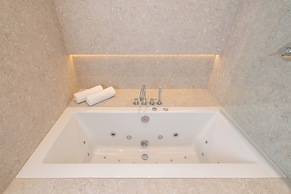 Słowackiego Elegant Apartment by Renters