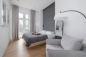 Słowackiego Elegant Apartment by Renters