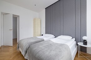 Słowackiego Elegant Apartment by Renters