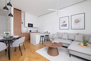 Słowackiego Elegant Apartment by Renters
