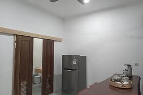 OYO 93748 Tungku Klui Hotel